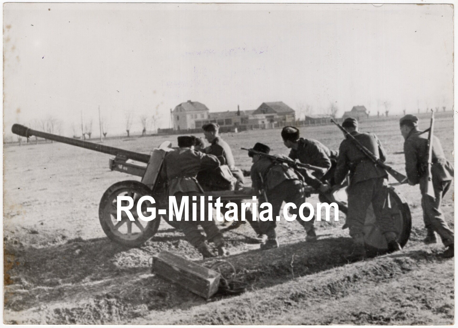 Original WW2 German Waffen SS Press Photo - Ostlegionen Eastern European SS Cavalry Kosaken Corps With PAK canon (1943) — image 3