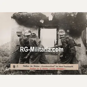 Original WW2 German Press Photo - Panzergrenadiere Division Grossdeutschland fighting …