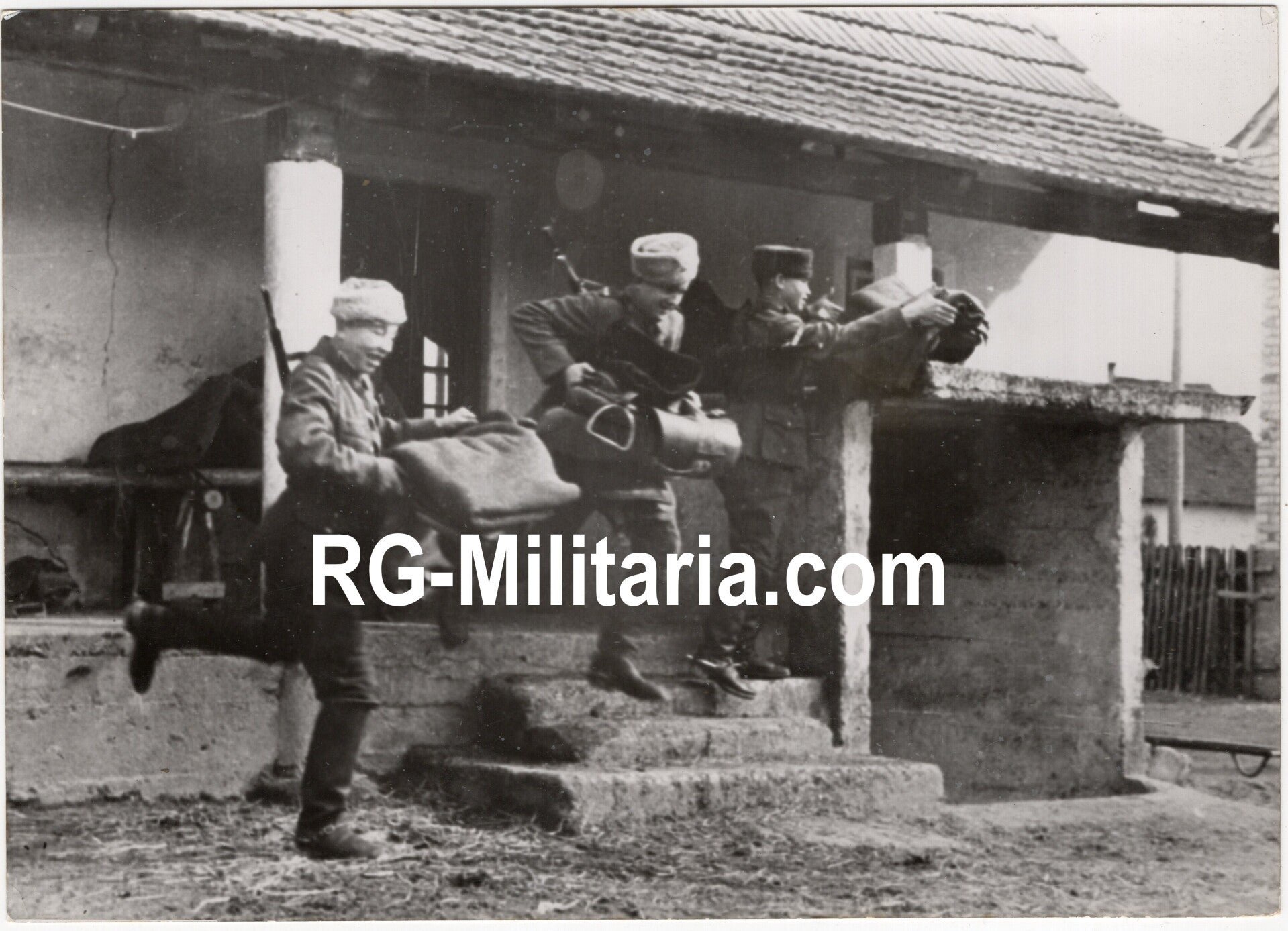 Original WW2 German Waffen SS Press Photo - Ostlegionen Eastern European SS Cavalry Kosaken Corps preparing their horses (1944) — image 3