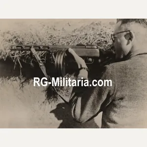 Original WW2 German Press Photo - German with Beutewaffen Soviet …