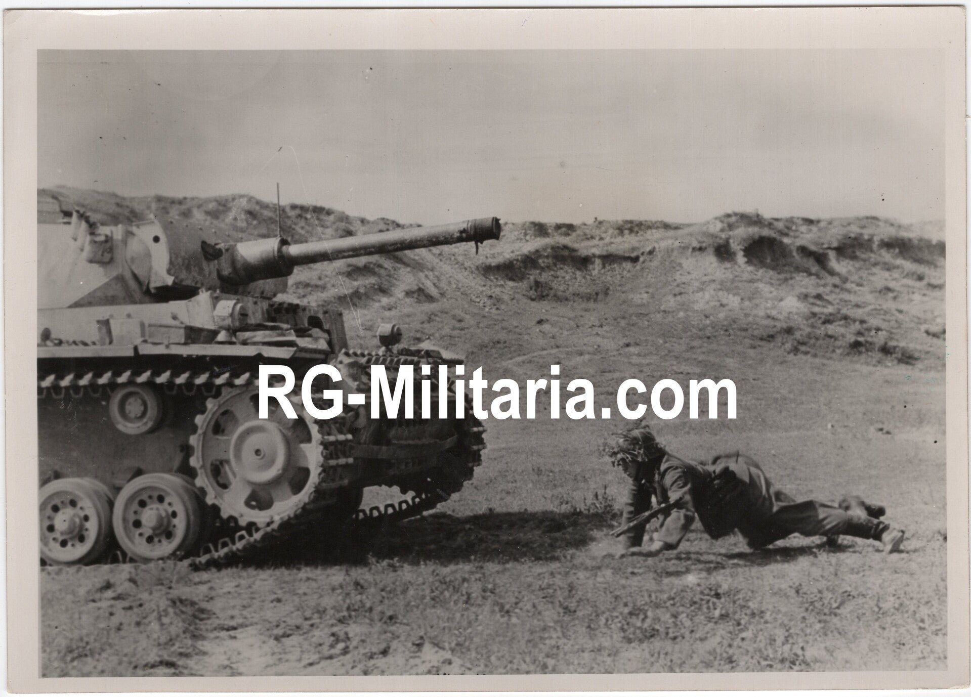 Original WW2 German Press Photo - Panzer III tank during a training (1944) — image 3