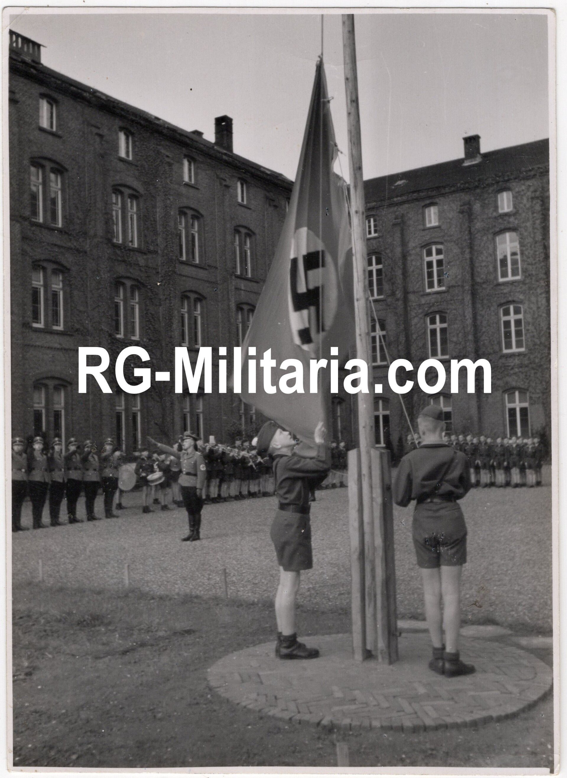 Original WW2 Dutch Waffen SS Press Photo - Reichsschule Valkenburg Flag ceremony (1943) — image 3