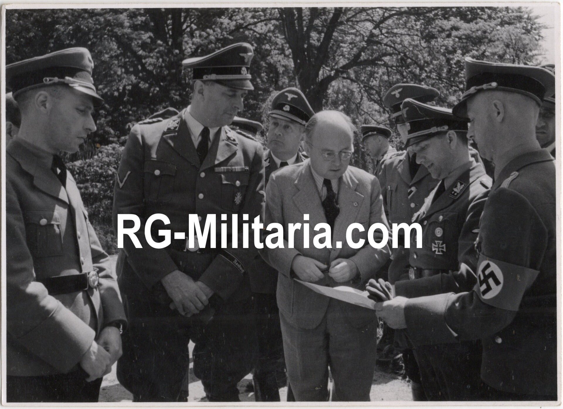 Original WW2 Dutch Waffen SS Press Photo - Reichsschule Valkenburg visit by higher SS lead, including Hanns Albin Rauter (1943) — image 3