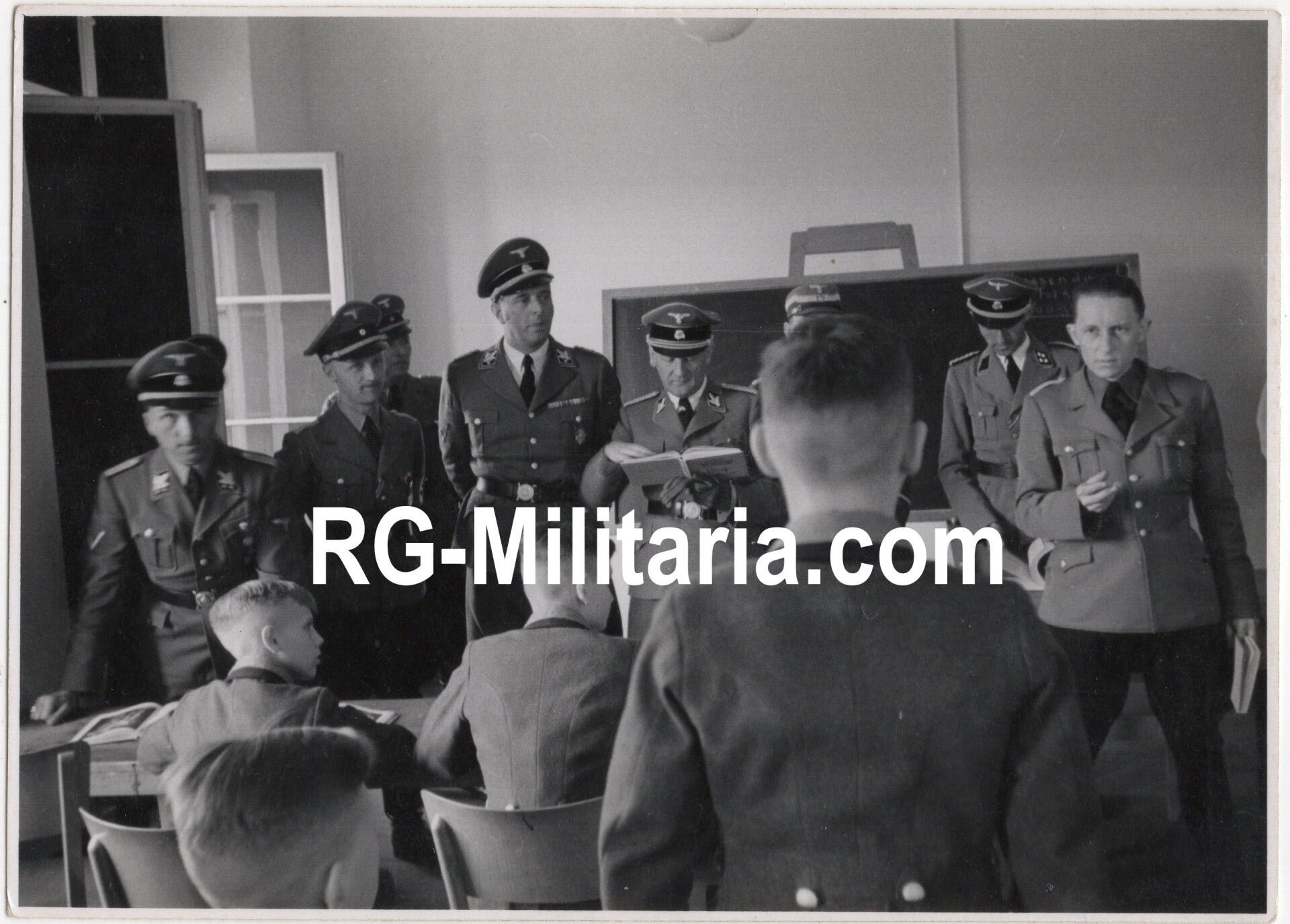 Original WW2 Dutch Waffen SS Press Photo - Reichsschule Valkenburg visit by higher SS lead, including Hanns Albin Rauter (1943) — image 3