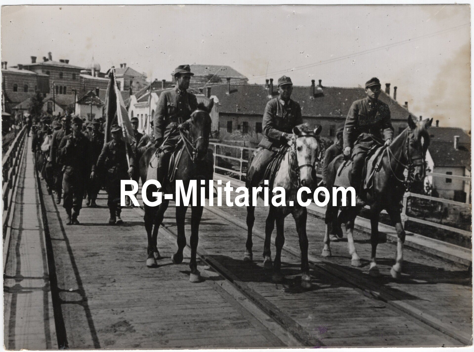 Original WW2 German Waffen SS Press Photo - Croatian Domobranen volunteers returning home from Bandenkampf (1944) — image 3