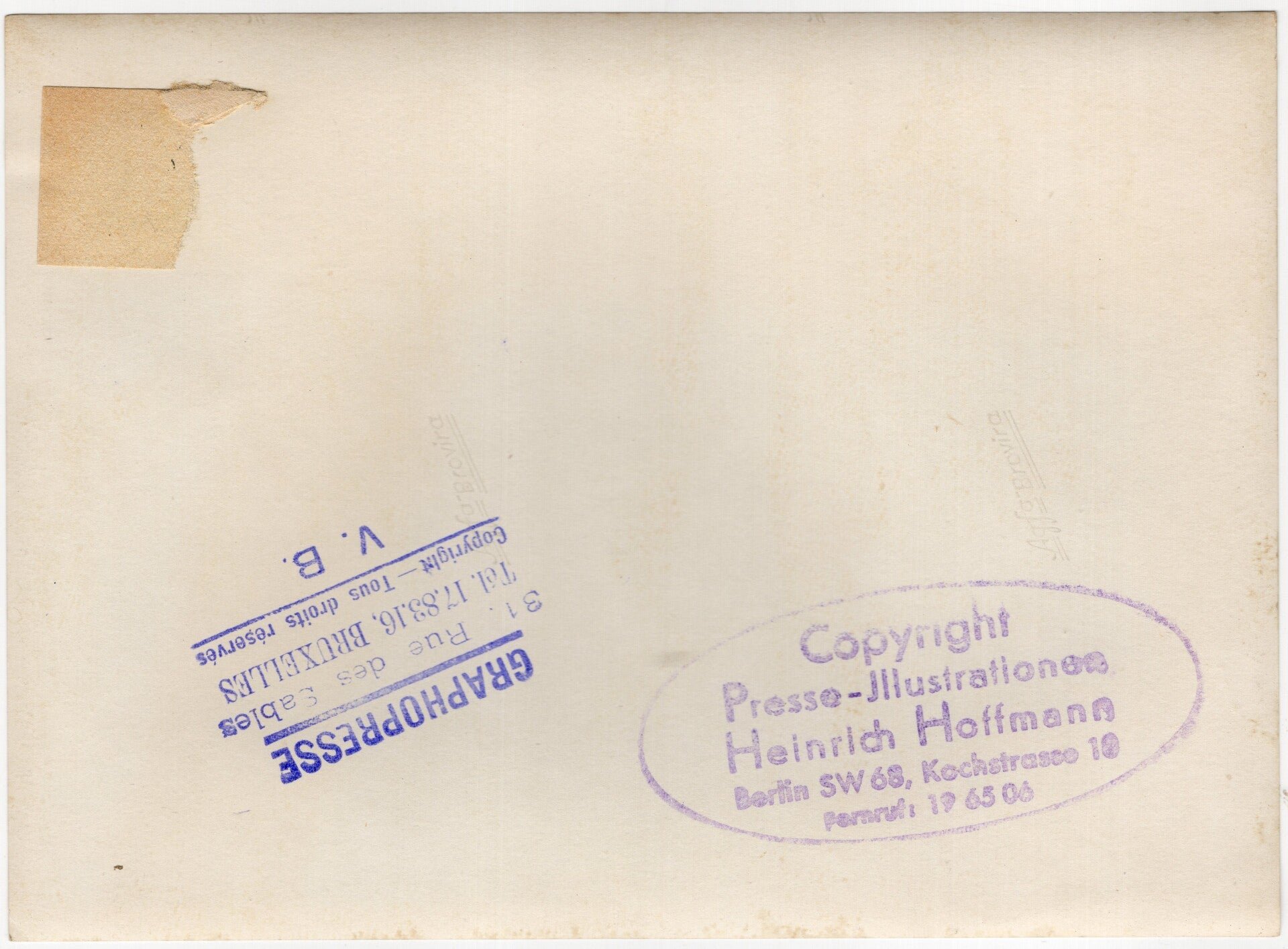 Original WW2 German Press Photo - German winter soldier close up — image 2