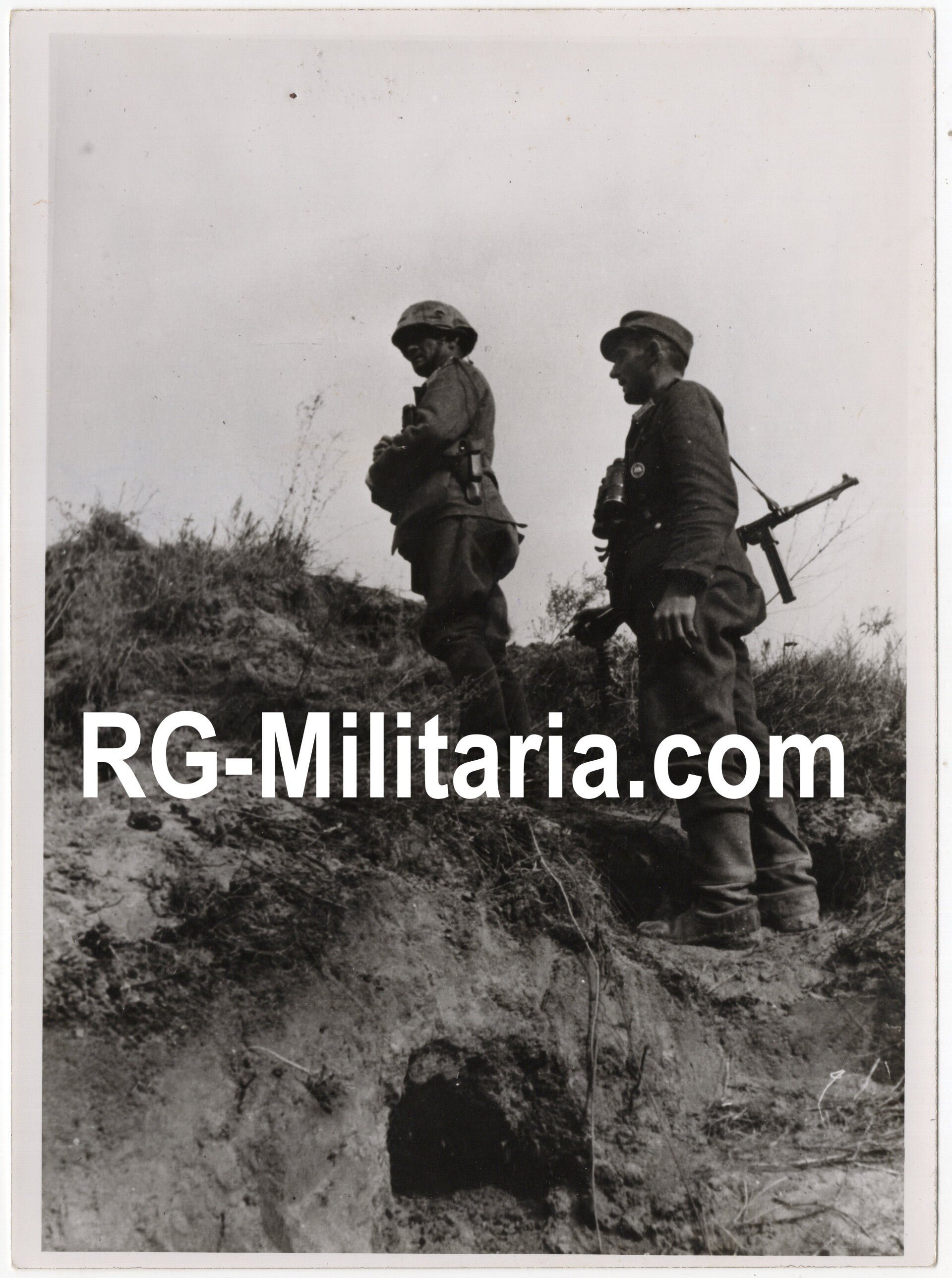 Original WW2 German Press Photo - Commander watching the front line, Eastern Front (1942) — image 3