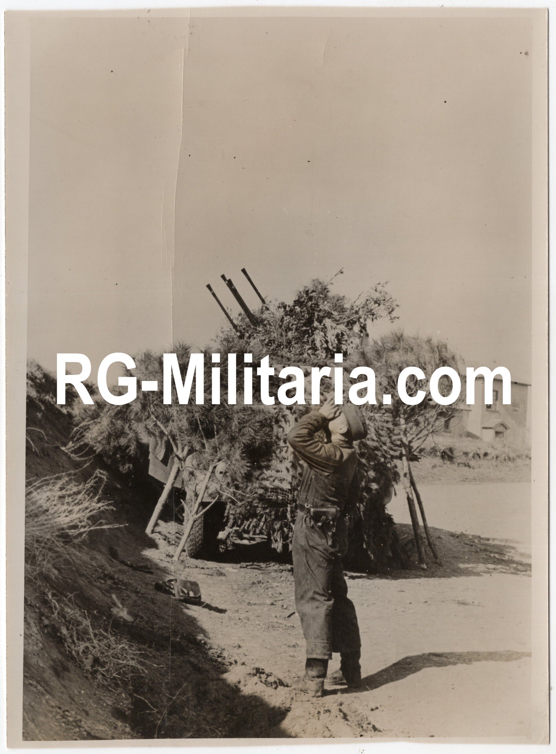 Original WW2 German Press Photo - Sd. Kfz. 7 with a Flak vierling hunting Soviet airplanes (1944) — image 3