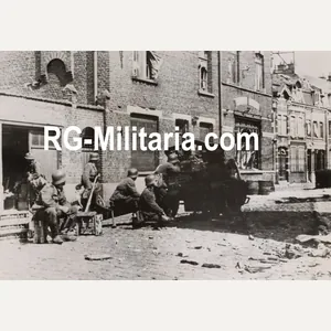 Original WW2 German Press Photo - German soldiers with an …