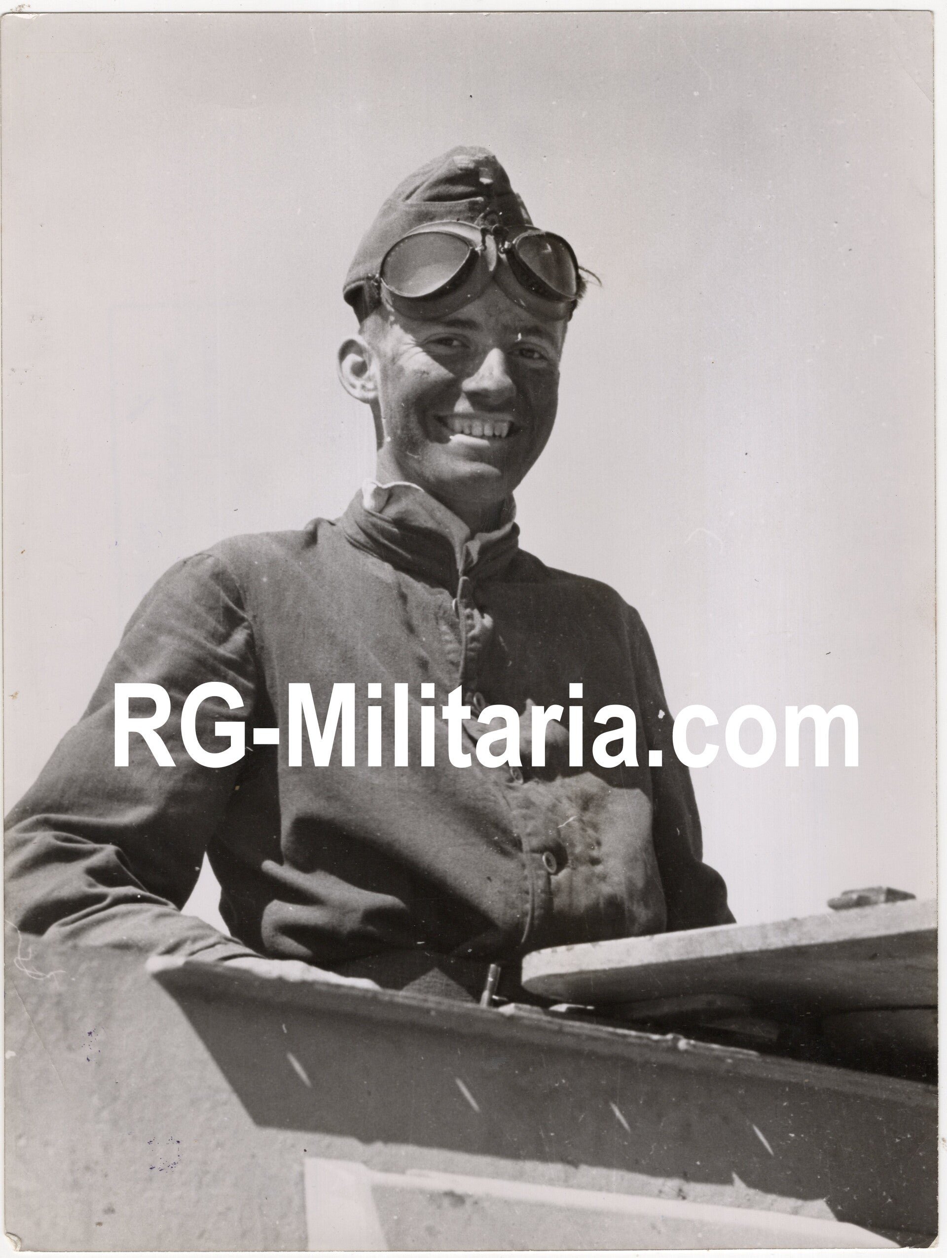 Original WW2 German NSKK Press Photo - NSKK in a Panzer tank — image 3