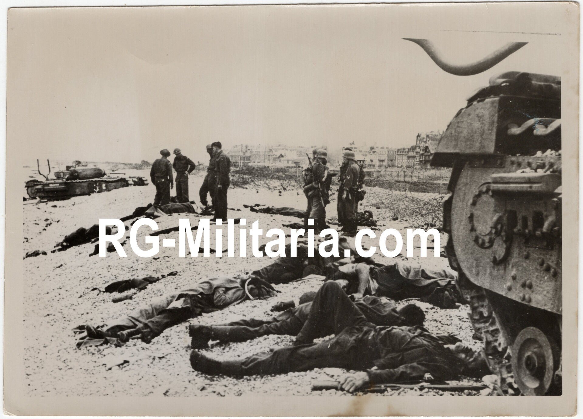 Original WW2 German Press Photo - KIA British troops in Dieppe, France, Operation Jubilee (1942) — image 3