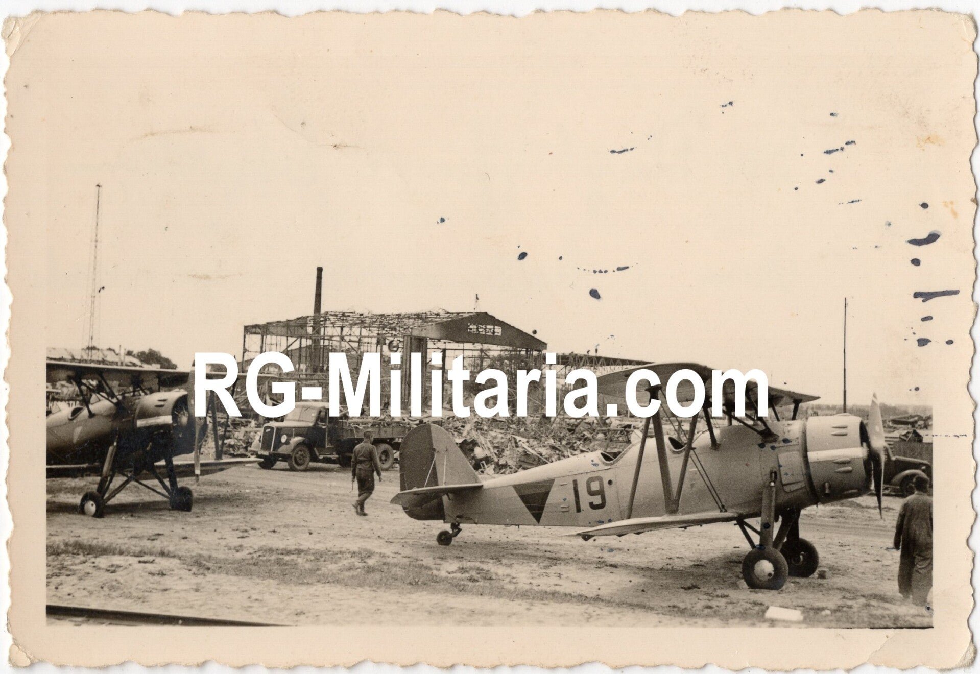 Original WW2 German Photo - Dutch LVA airplanes Koolhoven FK51 ''19'' at Waalhaven, Rotterdam airfield, Holland (1940) — image 3
