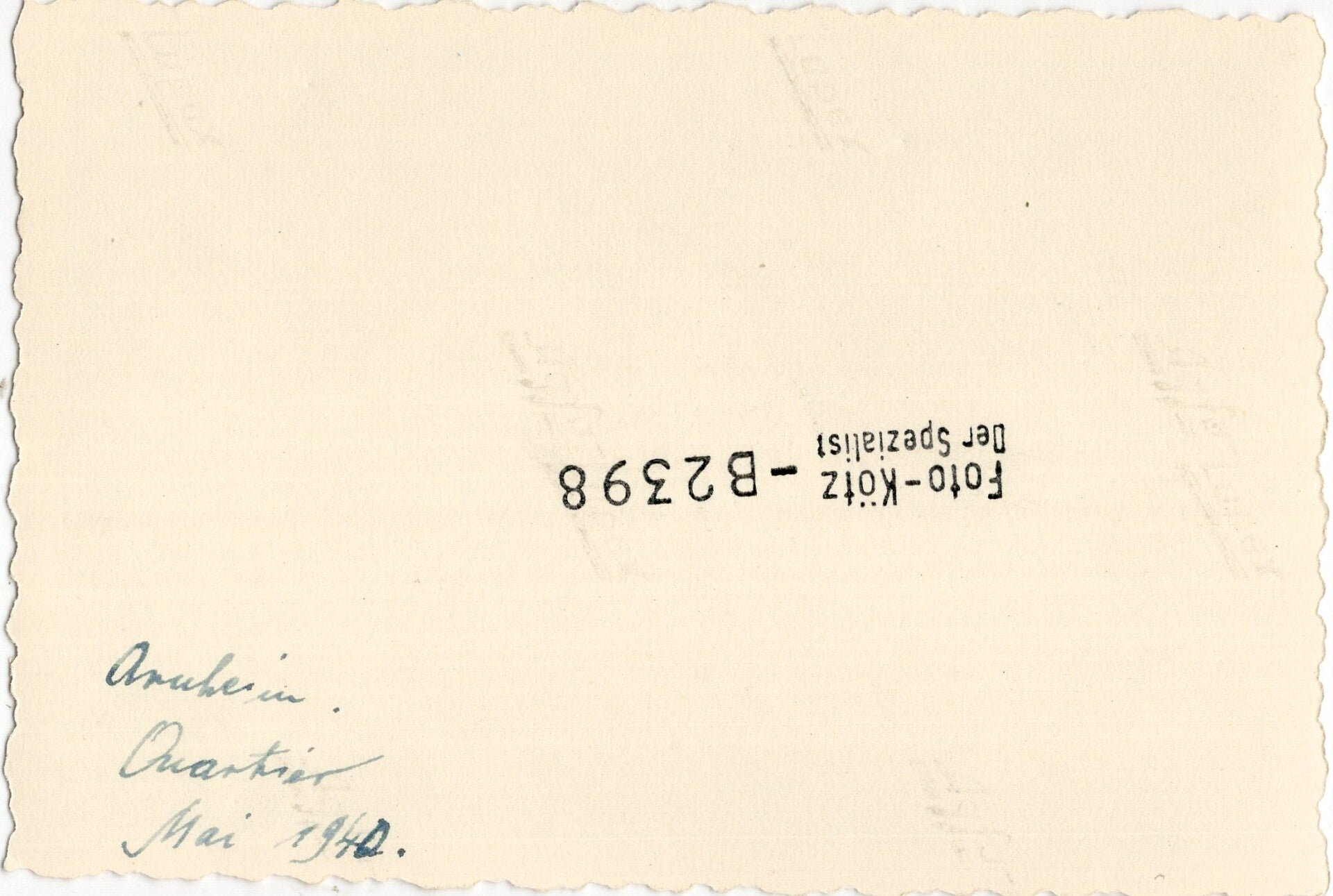 Original WW2 German Photo - German soldiers at a school in Arnhem (1940) — image 2