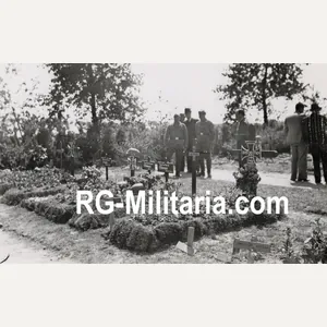 Original WW2 German Photo - German field graves in Rotterdam, …