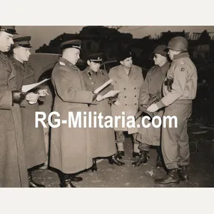 Original WW2 US Press Photo - US officers welcome Russian …