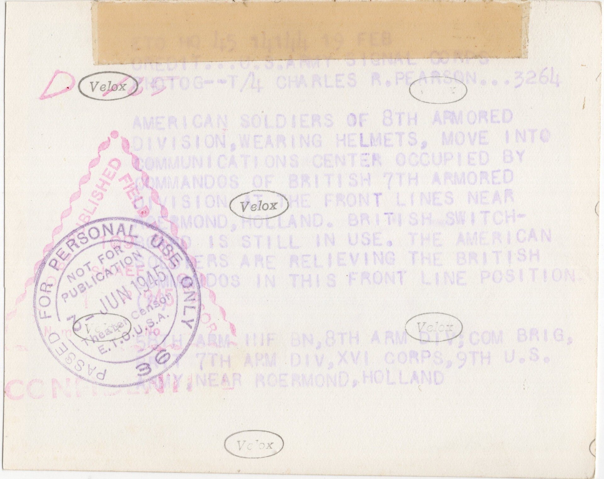 Original WW2 US Press Photo - US 8th Armored Division with British 7th Armored Division and commandos operating the radio at the front lines near Roermond, Holland (1945) — image 2