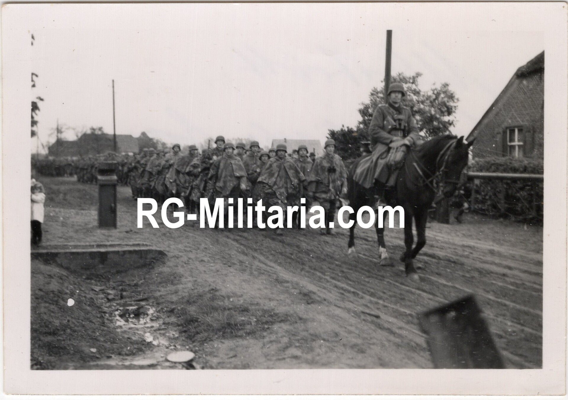 Original WW2 German Photo - German soldiers enter Holland during the Blitzkrieg, May (1940) — image 3