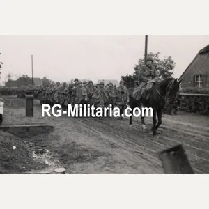 Original WW2 German Photo - German soldiers enter Holland during …