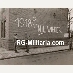 Original WW2 US Press Photo - Large graffiti wall ''1918? …