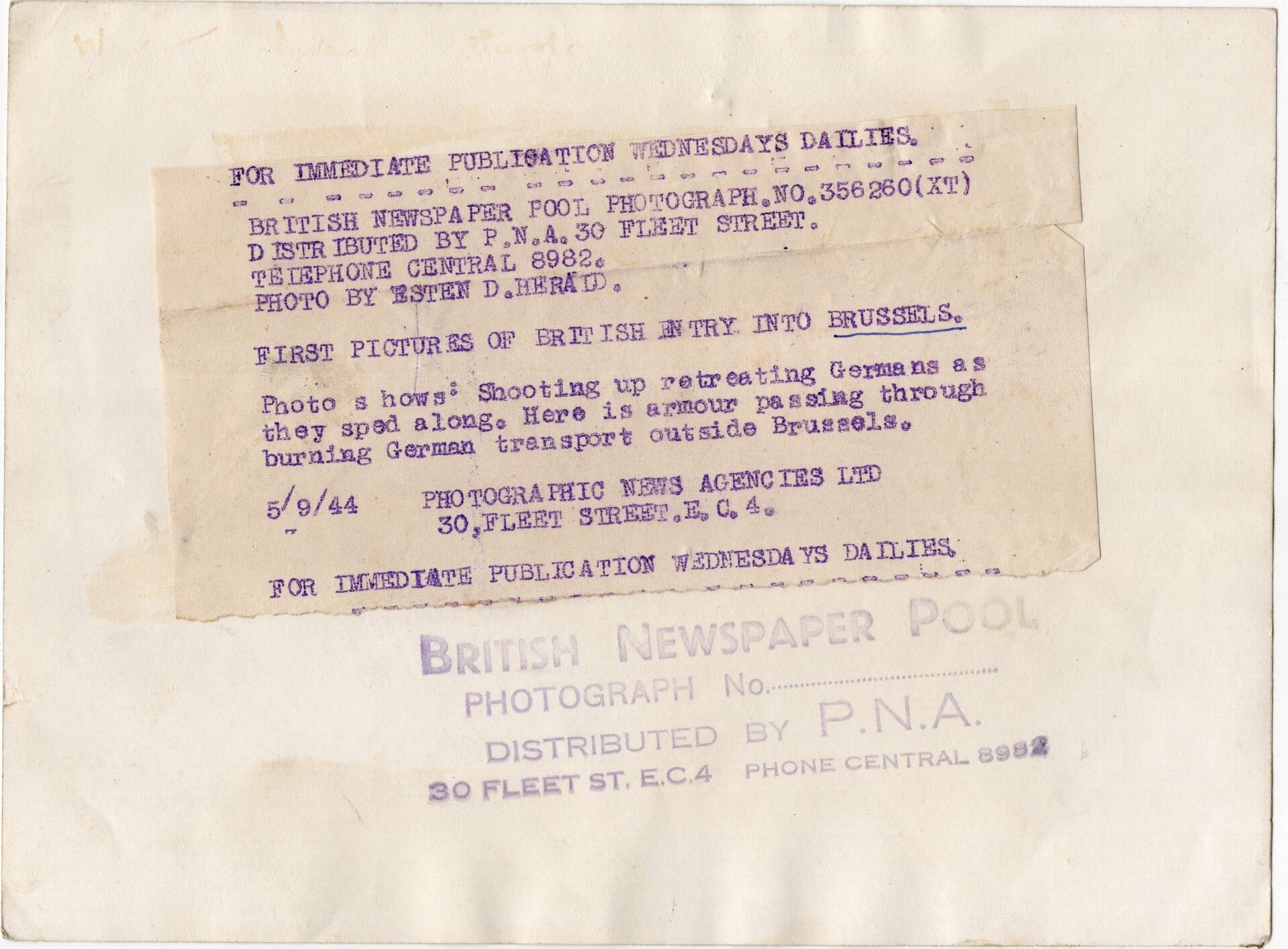 Original WW2 British Press Photo - British Cromwell tank entering the Brussels region, Belgium (1944) — image 2