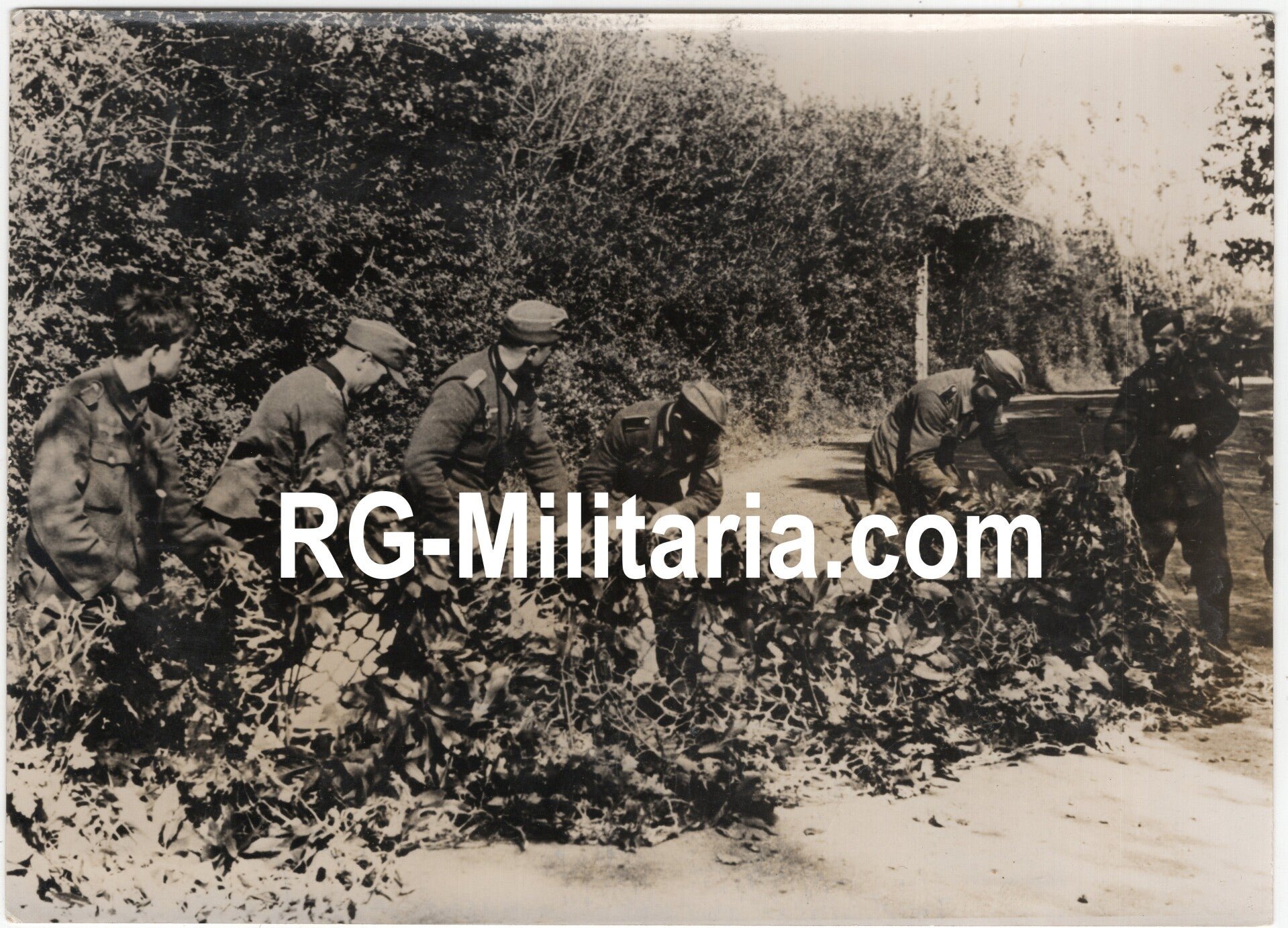 Original WW2 Belgian Press Photo - German soldiers with a road block near Orne, on the Normandy Front, France (1944) — image 3
