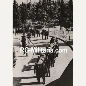 Original WW2 German Press Photo - Burial of eight KIA …