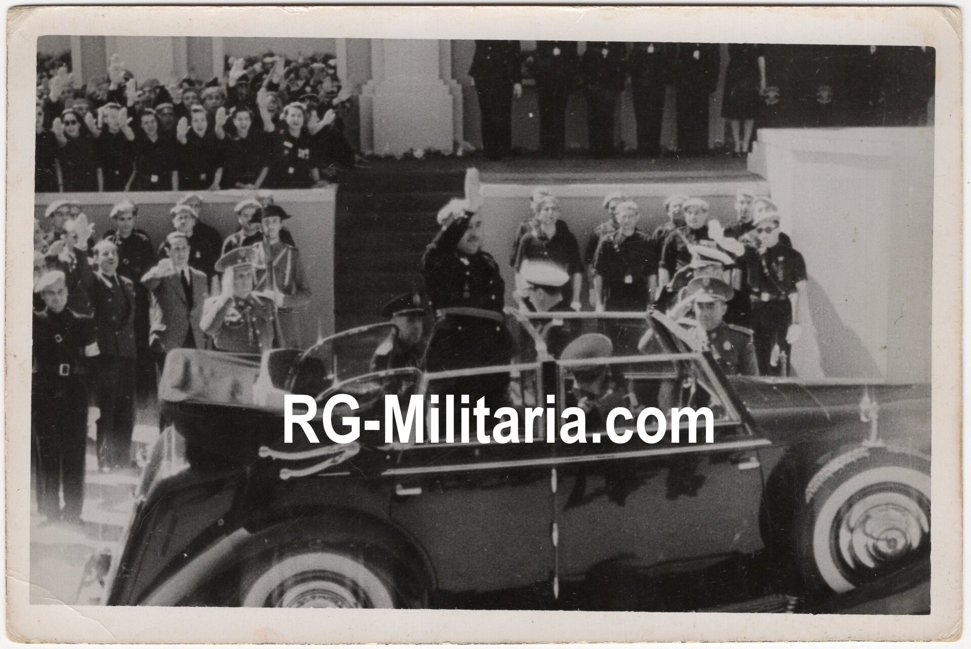 Original WW2 Belgian Press Photo - Spanish fascist leader Francisco Franco salutes — image 3