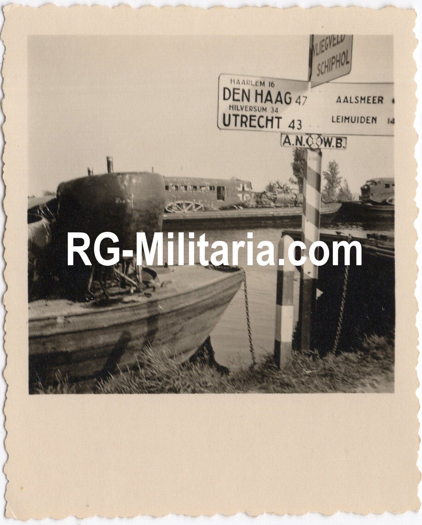 Original WW2 German Photo - Junkers JU 52 airplanes on ponton boats near Schiphol, Amsterdam, Holland (1940) — image 3