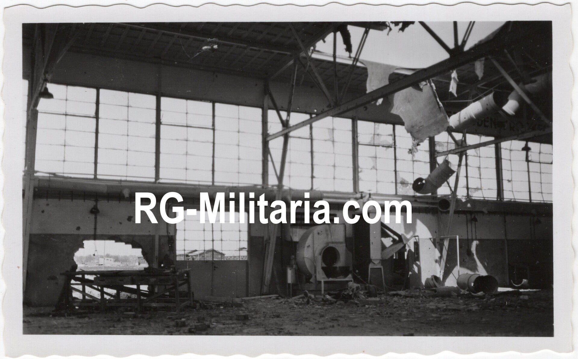 Original WW2 German Photo - Bombed hangar at the Dutch LVA airfield of Bergen, Holland (1940) — image 3