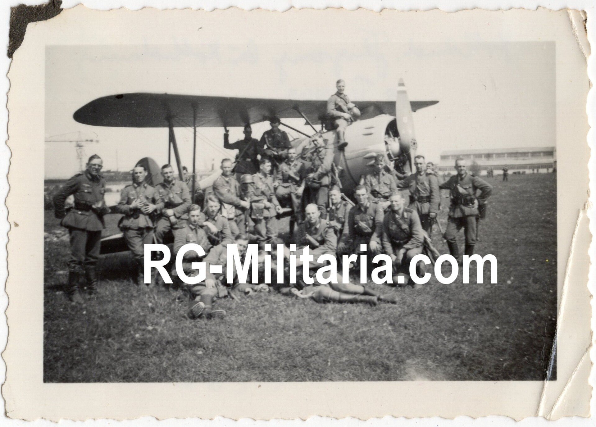 Original WW2 German Photo - German Wehrmacht soldiers in front of a Dutch LVA airplane Koolhoven FK51 at Waalhaven, Rotterdam airfield, Holland (1940) — image 3