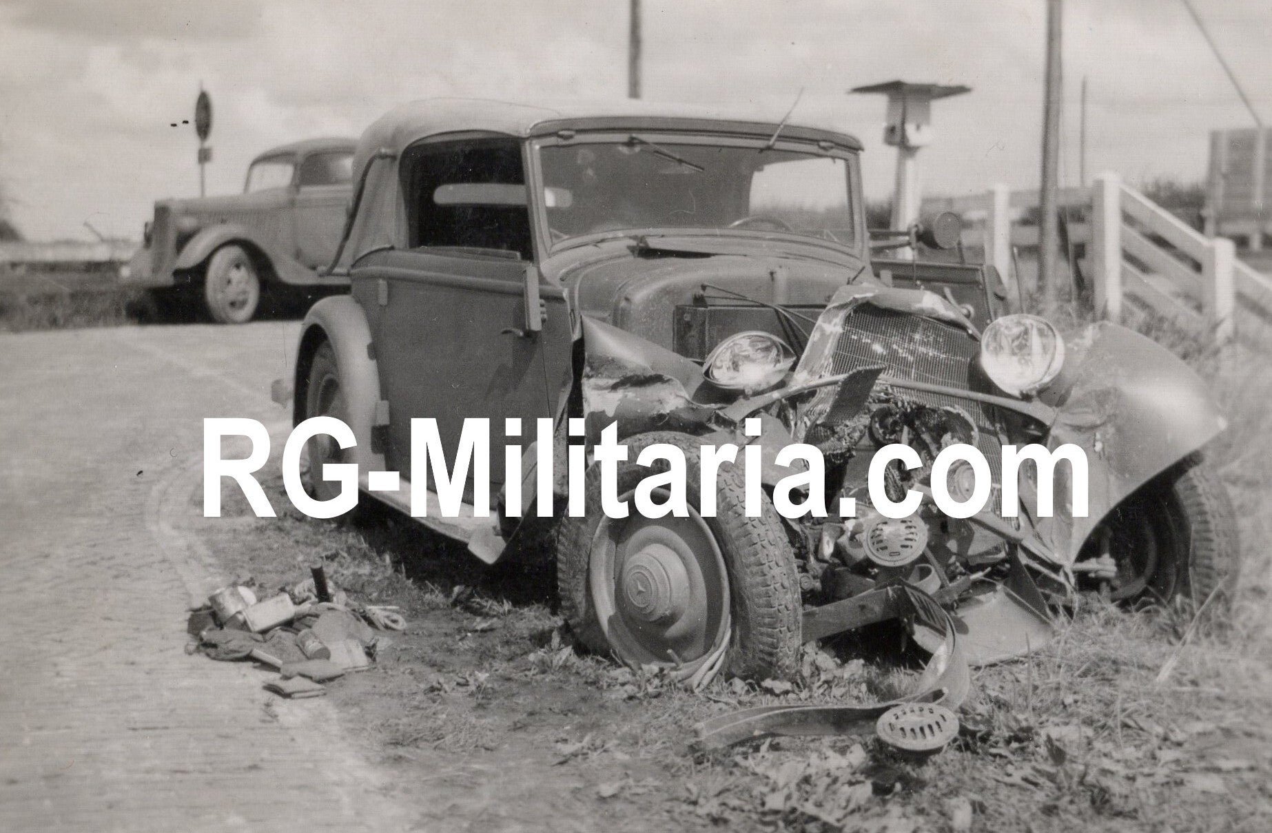 Original WW2 German Photo - Damaged German car after the bombing of Schiphol, Amsterdam (1940)
