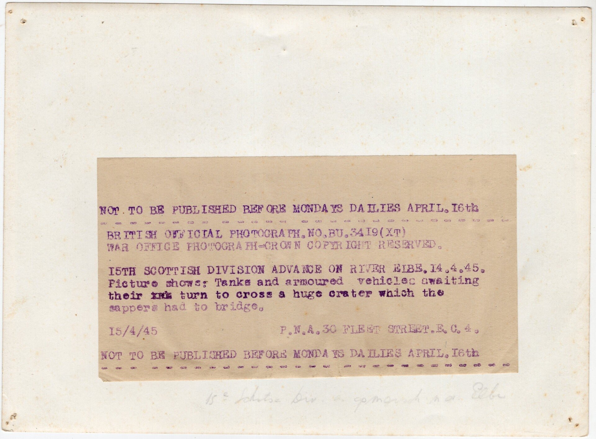 Original WW2 British Press Photo - 15th Scottish division advance on River Elbe (1945) — image 2