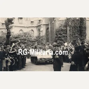 Original WW2 Dutch Liberation Photo - British Bren Gun Carrier …