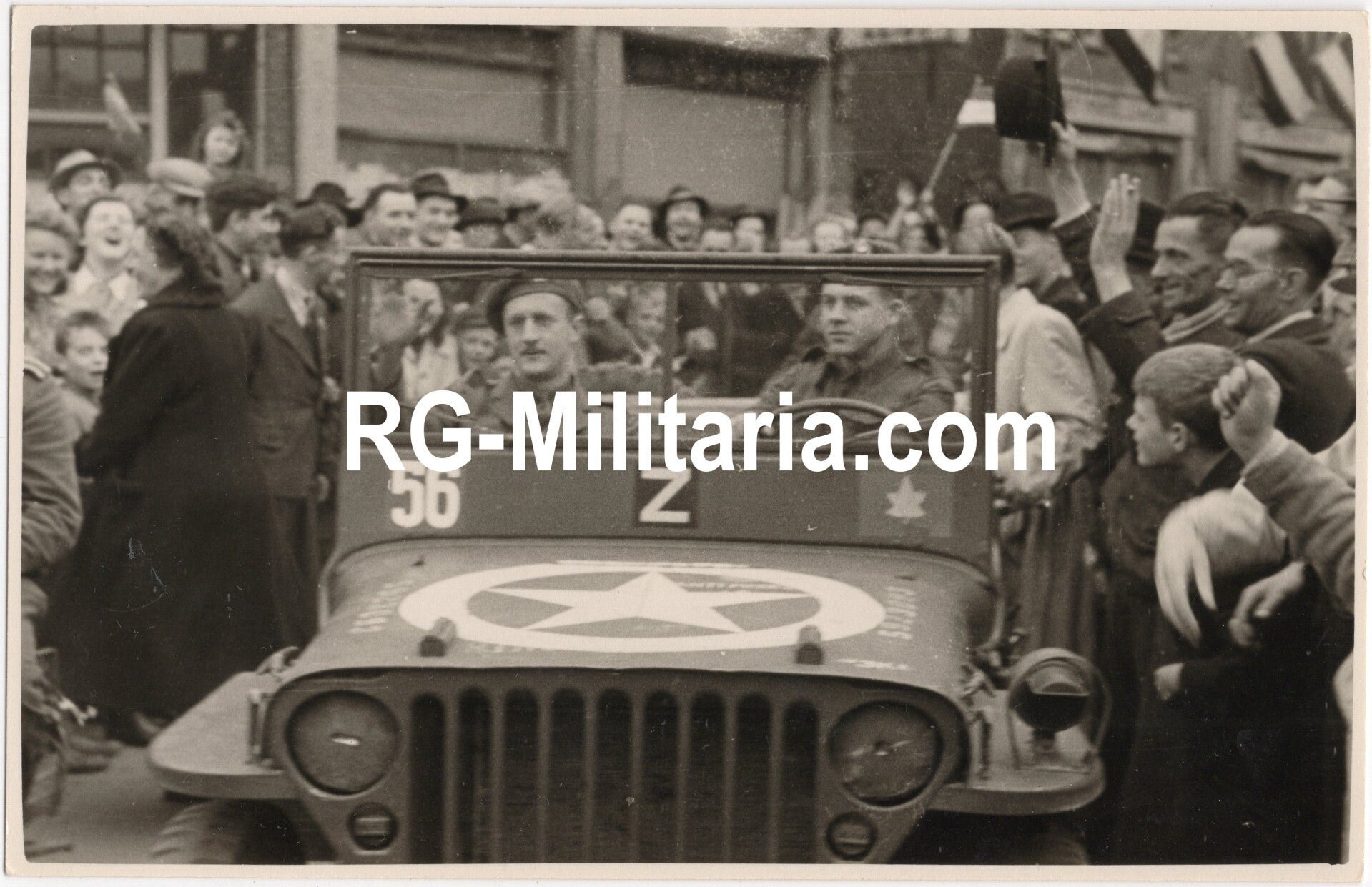 Original WW2 Dutch Liberation Photo - Canadians arrive in Amersfoort during its liberation, Holland (1945) — image 3