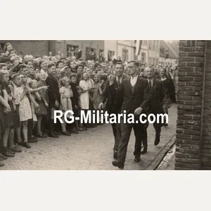 Original WW2 Dutch Liberation Photo - V sign arrest of …
