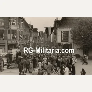 Original WW2 Dutch Liberation Photo - Celebrations in the street …
