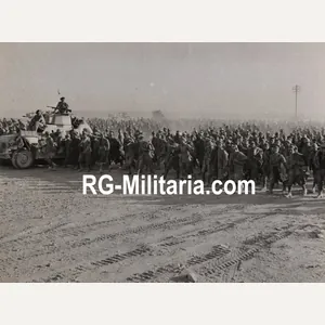 Original WW2 British Press Photo - German POW soldiers captured …
