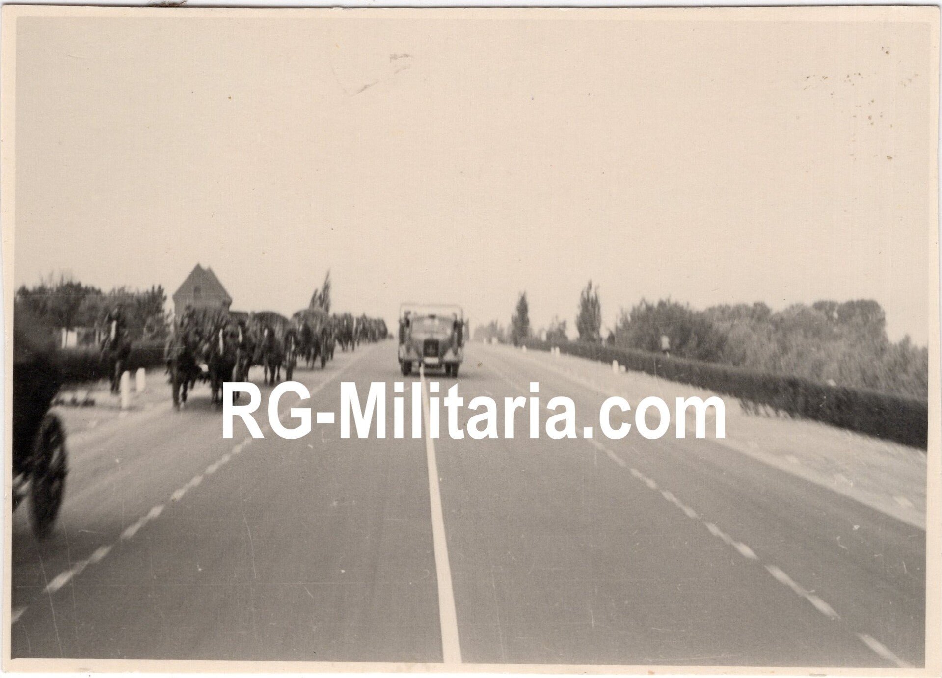 Original WW2 German Photo - German soldiers heading to Rotterdam, Rijksweg, Holland, May (1940) — image 3