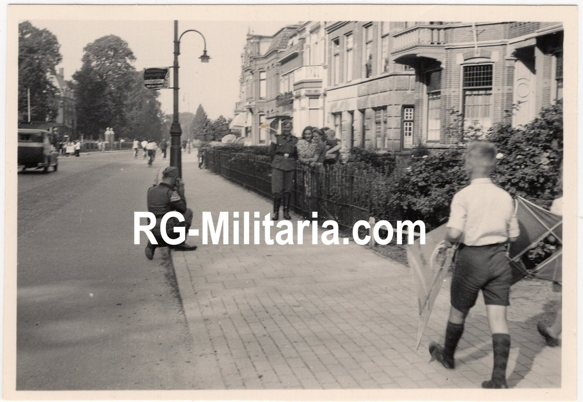 Original WW2 German Waffen SS Photo - Waffen SS music corps making a picture in Scheveningen, Holland — image 3