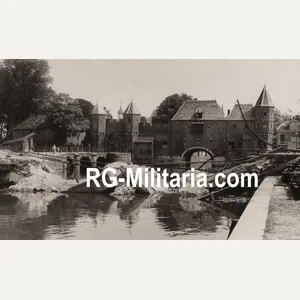 Original WW2 Dutch Liberation Photo - Destroyed wall in front …