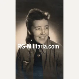 Original WW2 German Portrait Photo - Female Wehrmacht Blitzmadel Paris, …