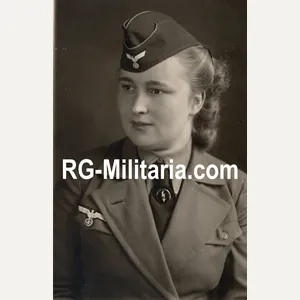 Original WW2 German Portrait Photo - Female Wehrmacht Blitzmadel Giessen, …