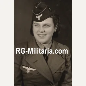 Original WW2 German Portrait Photo - Female Wehrmacht Blitzmadel Giessen, …