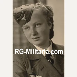 Original WW2 German Portrait Photo - Female Wehrmacht Blitzmadel
