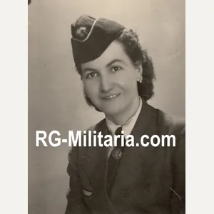 Original WW2 German Portrait Photo - Female Marine Helferin