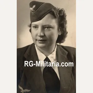 Original WW2 German Portrait Photo - Female Luftwaffe Helferin, Thalheim …