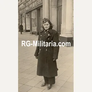 Original WW2 German Photo - Female Reichsbahn worker Frankfurt