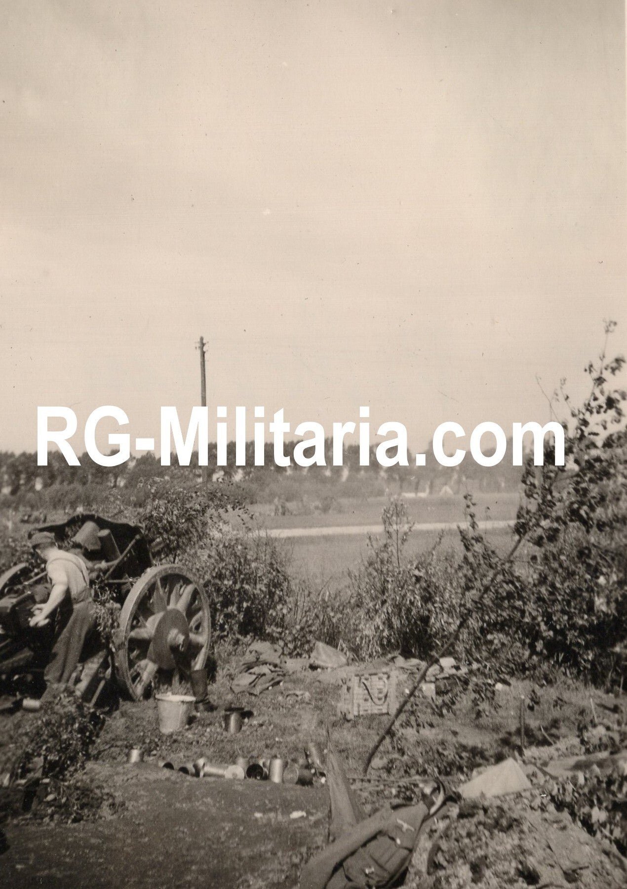 Original WW2 German Photo - German artillery troops with cannon near Rotterdam, Holland, May (1940) — image 3