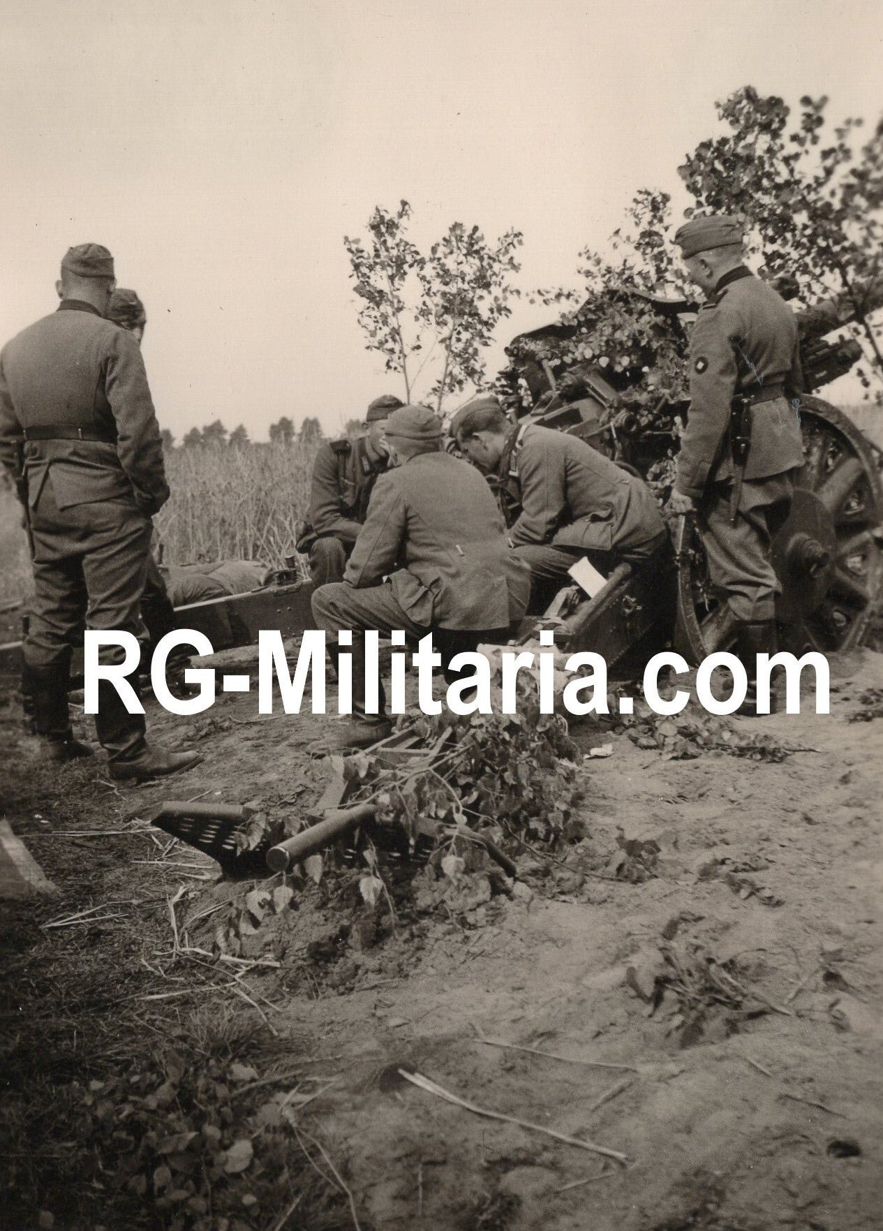 Original WW2 German Photo - German artillery troops with cannon near Rotterdam, Holland, May (1940) — image 4