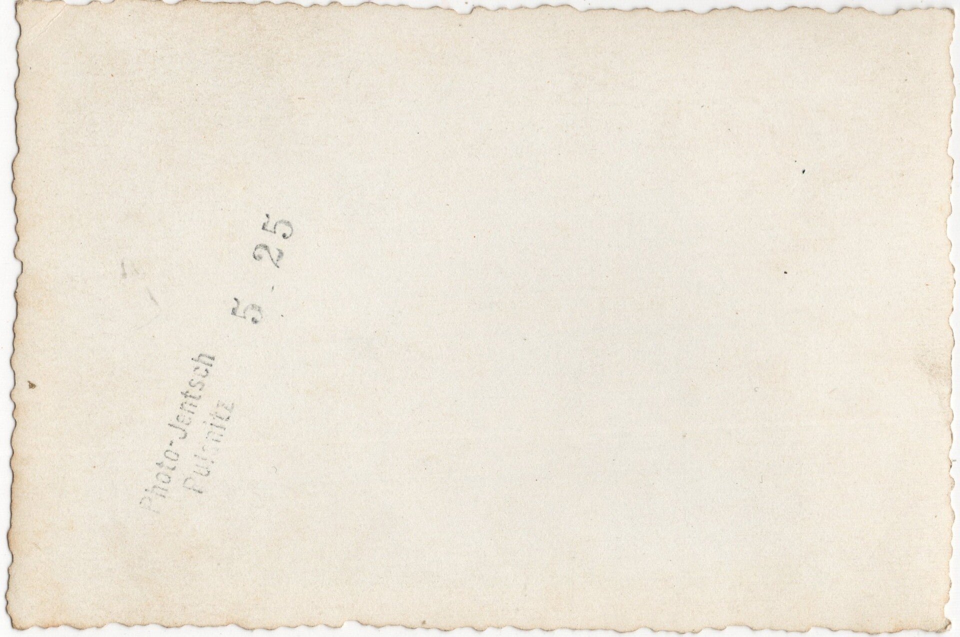 Original WW2 German Photo - Dutch military police with German soldiers at a train station in Holland, May (1940) — image 2